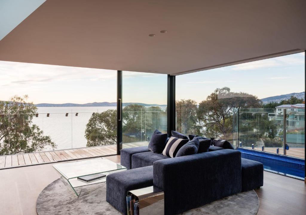 Battery Point Apartment | 'Hobart' - Waterfront penthouse with private heated pool