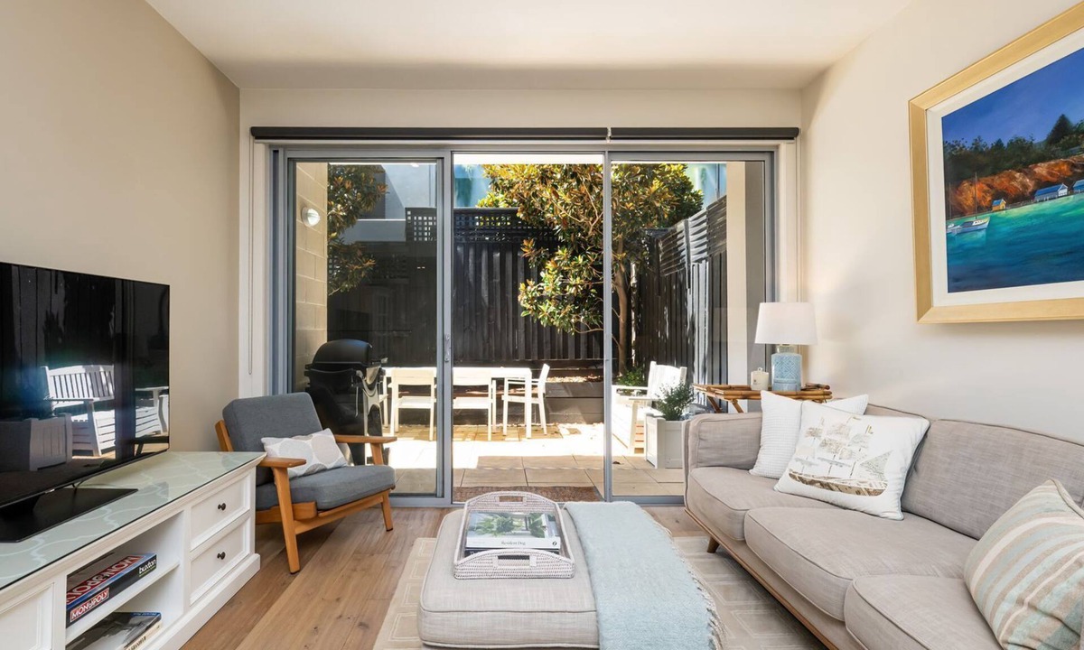Hampton Apartment | Holly by the Bay in Hampton