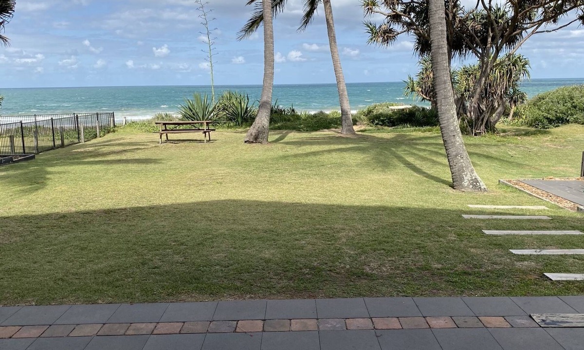 Bargara Apartment | 'Horizons' Unit 2 - Beachfront Unit