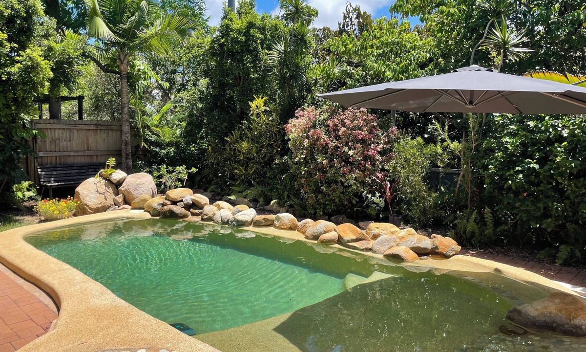 Horseshoe Bay Apartment | Horseshoe Haven tropical oasis.Spacious studio perfect for a short stay getaway.