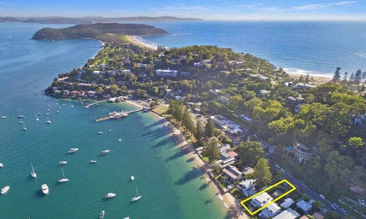 Palm Beach House | HourGlass- Absolute Beachfront
