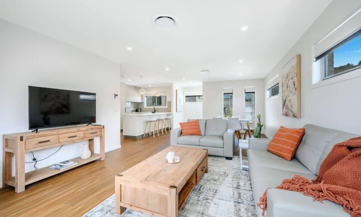 Warrane Villa | "Huon Villa" No.8 – 10 Mins to Airport/CBD