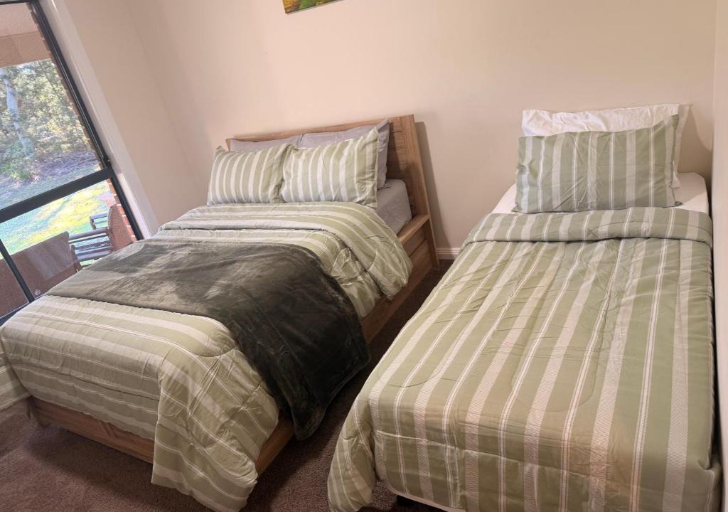 Woollamia House | Husky Hideaway