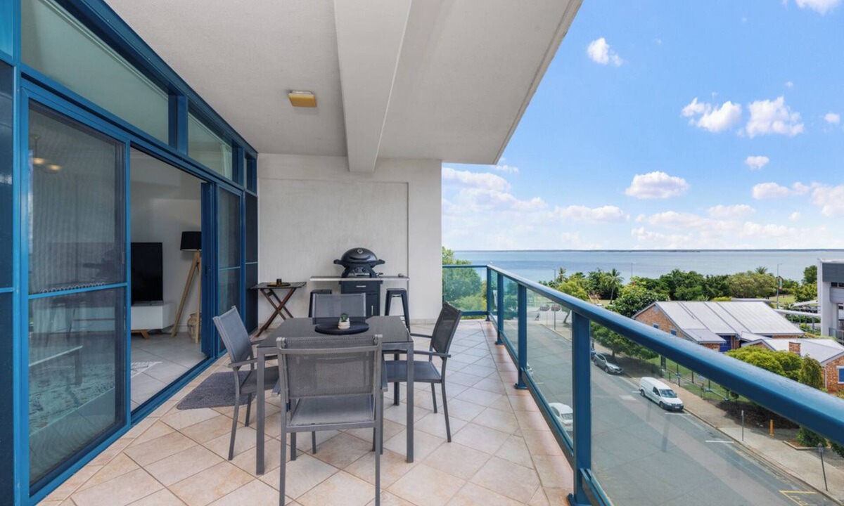 Darwin City Centre Apartment | Ideal CBD Location, Harbour Views, Pool/Gym + BBQ