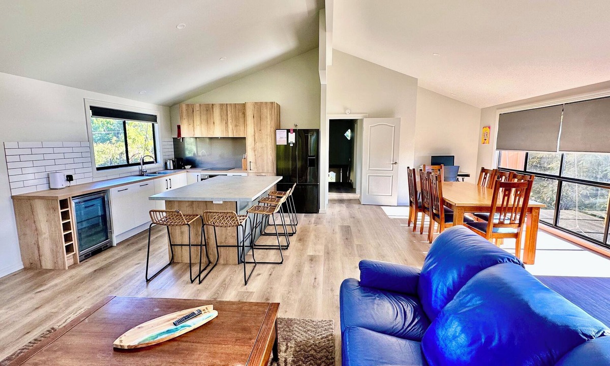 Jan Juc House | Jan Juc Surfcoast Retreat. Sleeps up to 13. Pet friendly. Ocean views.