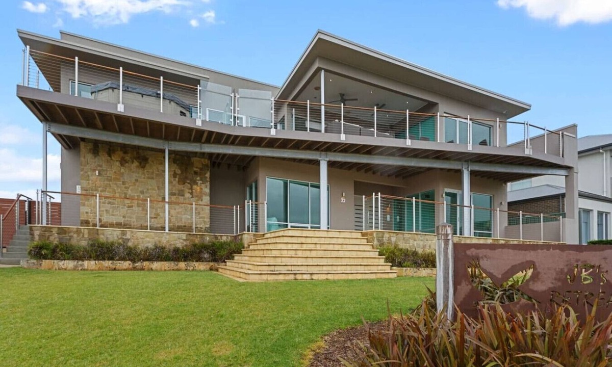 Long Flat House | JB`S Retreat - Rate variable *see rates below*