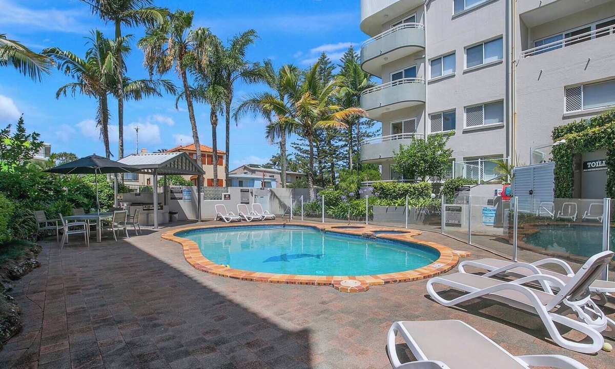 Palm Beach Apartment | Jefferson Cove Relaxed Poolside Escape by the Sea