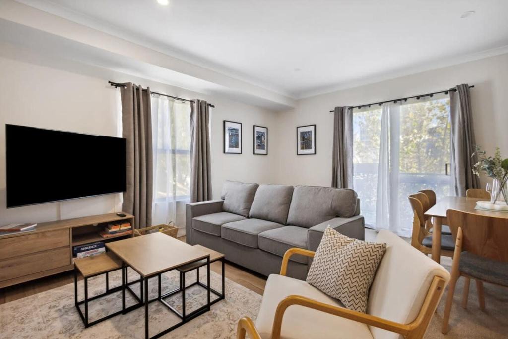 Northbridge Apartment | Jolly on James- 2BDR