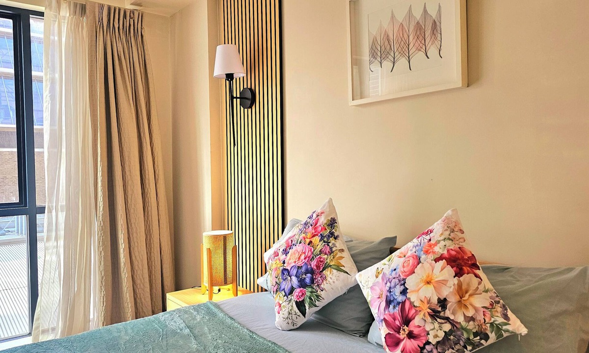 Perth Central Business District Apartment | Joyful Stay|Stylish reatreat in Perth City Center. Middle OF Perth City