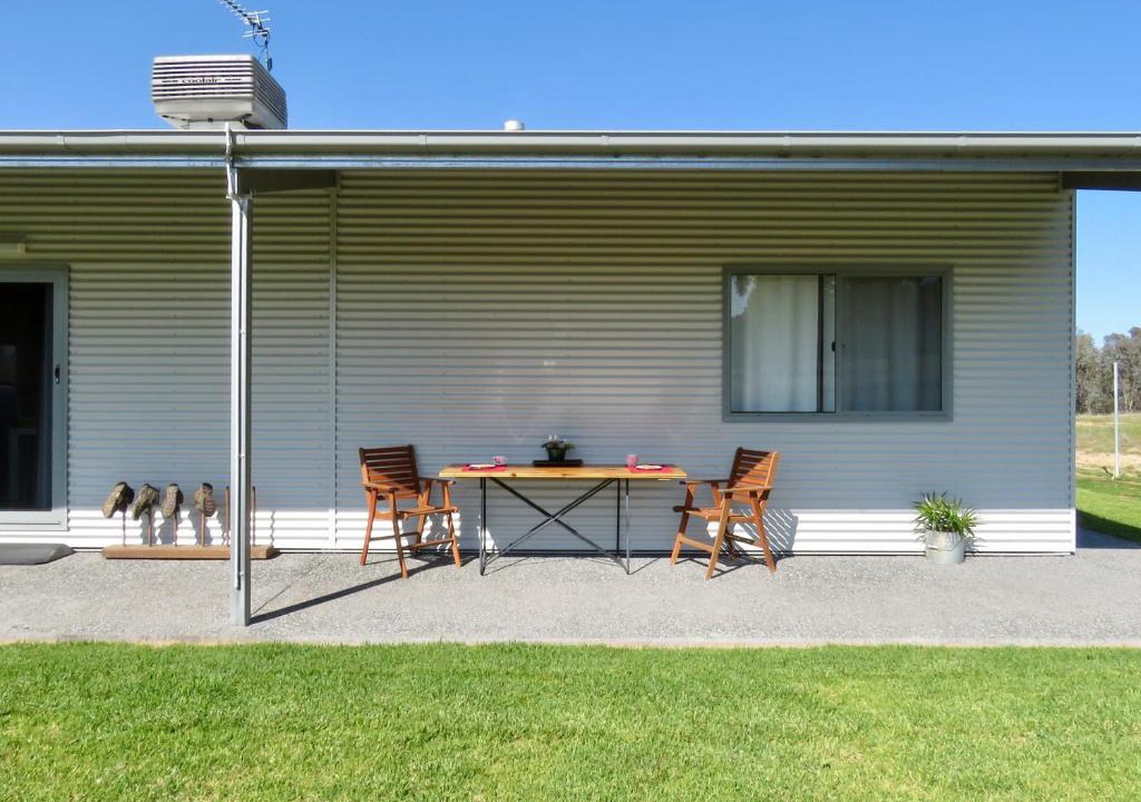 Bumbaldry House | Kangarooby Cottage - A Peaceful Off-grid Escape