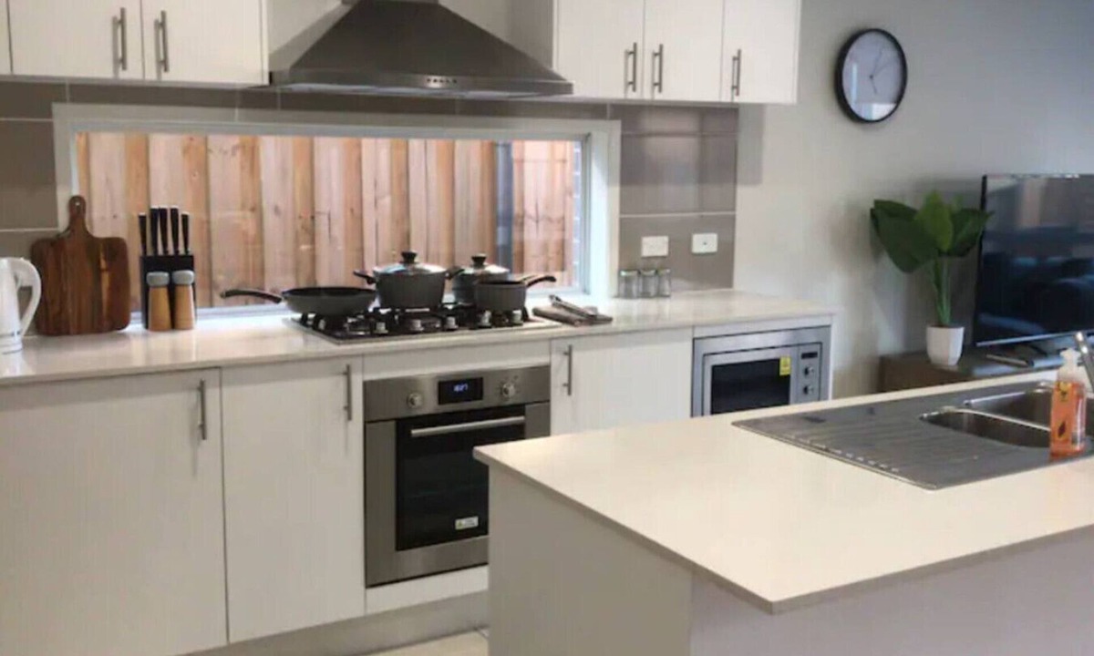 Kellyville House | Kellyvile Delight 5BrHouse+Parking+Shopping Center