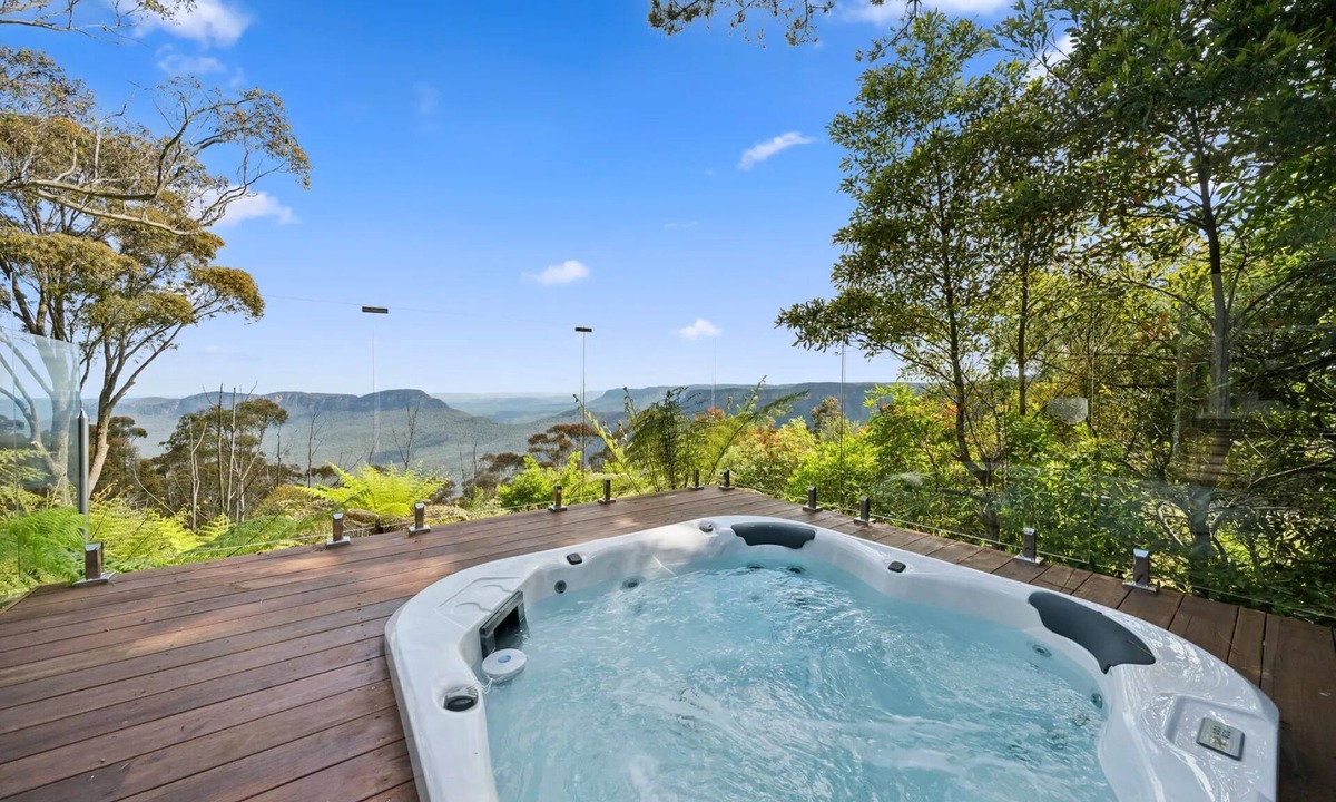 Katoomba House | Khandala Cottage - New out door spa installed with the best view