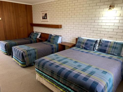 Tocumwal Hotel | Kingswood Motel