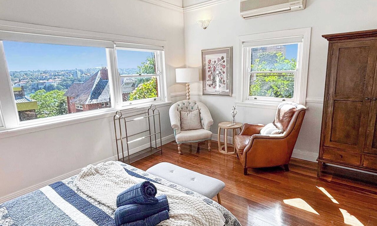 Kirribilli Apartment | Kirribilli Gem ! Retro Chic Spacious with Garage