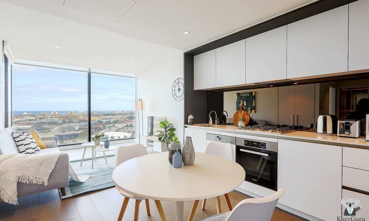 Docklands Apartment | KOZYGURU | Docklands | Luxury Water View Apt | 1 BED | VDO915