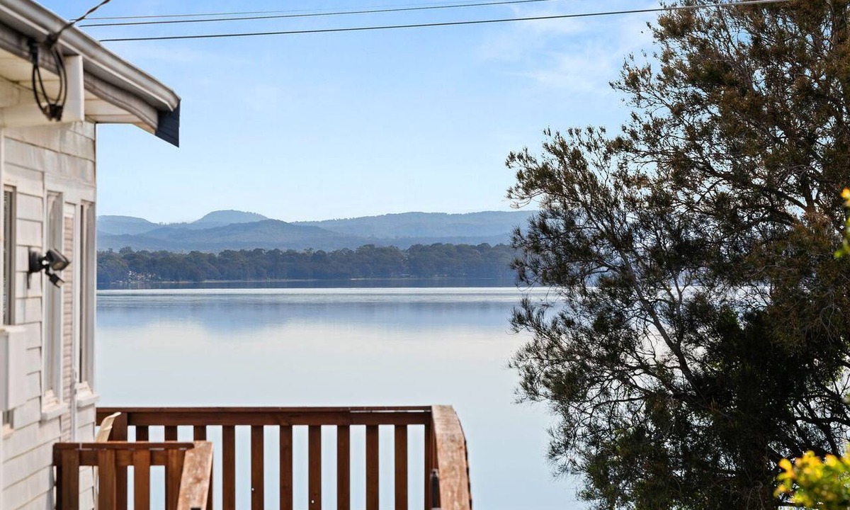 Toukley House | Lakeside Cottage Escape - Peaceful Stay with Scenic Lake Views