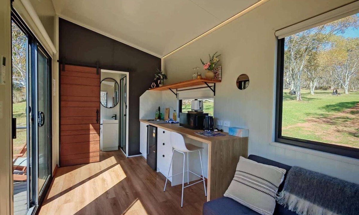 Braemar Bay House | Lakeside Tiny House w/Outdoor Seating, Snowy Mts