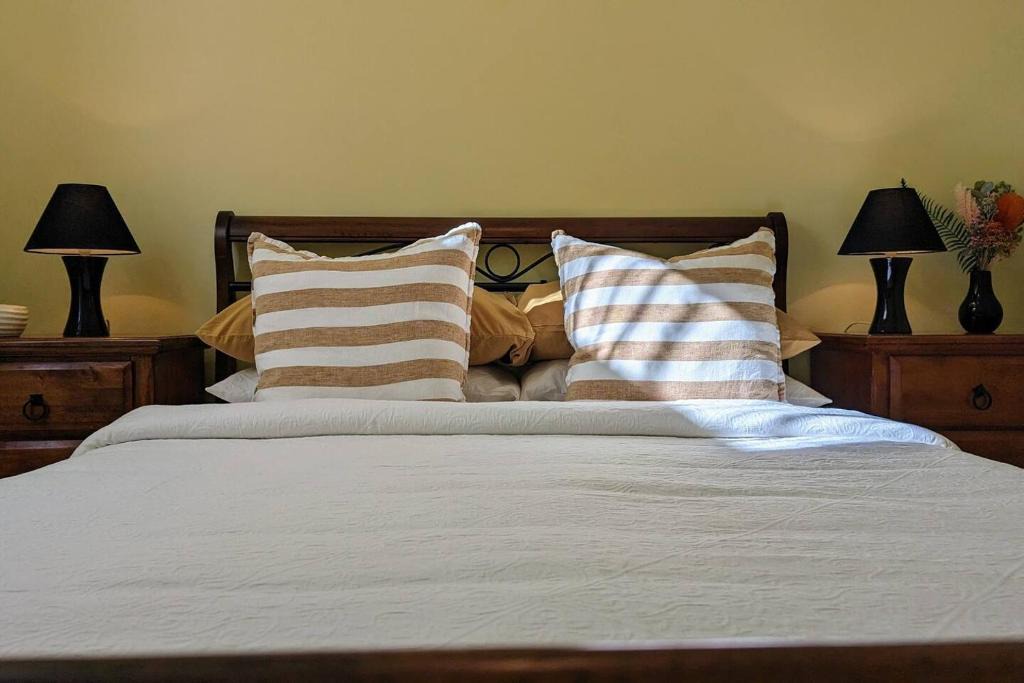 Queenscliff House | Learmonth Guesthouse - Queenscliff