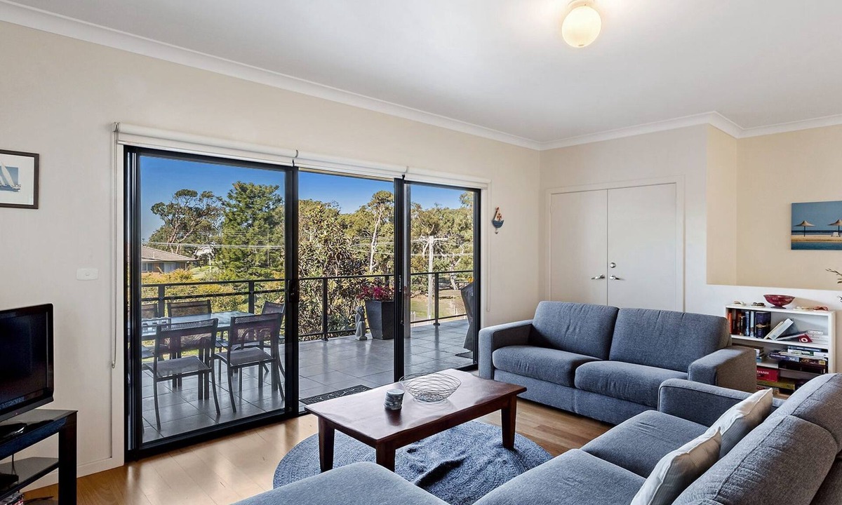 Fingal Bay House | Lentara Breeze 84 Lentara Street prestige holiday living