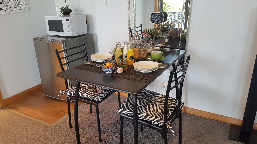 Lewisham Bed & Breakfast | Lewi Waters
