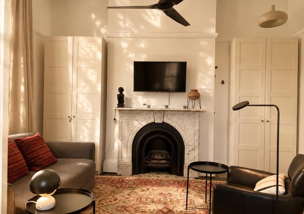 Dulwich Hill Apartment | Light filled terrace flat with verandah