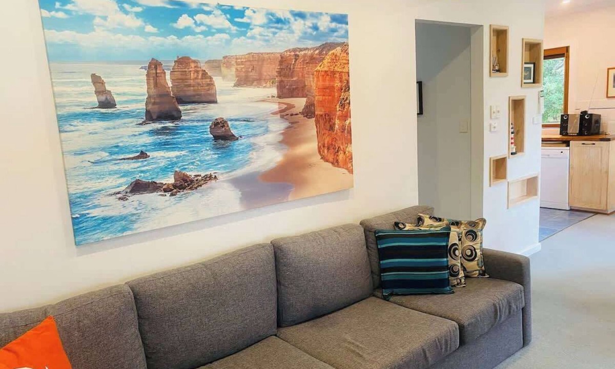 Apollo Bay House | Lighthouse Retreat - Pet Friendly Free Wifi