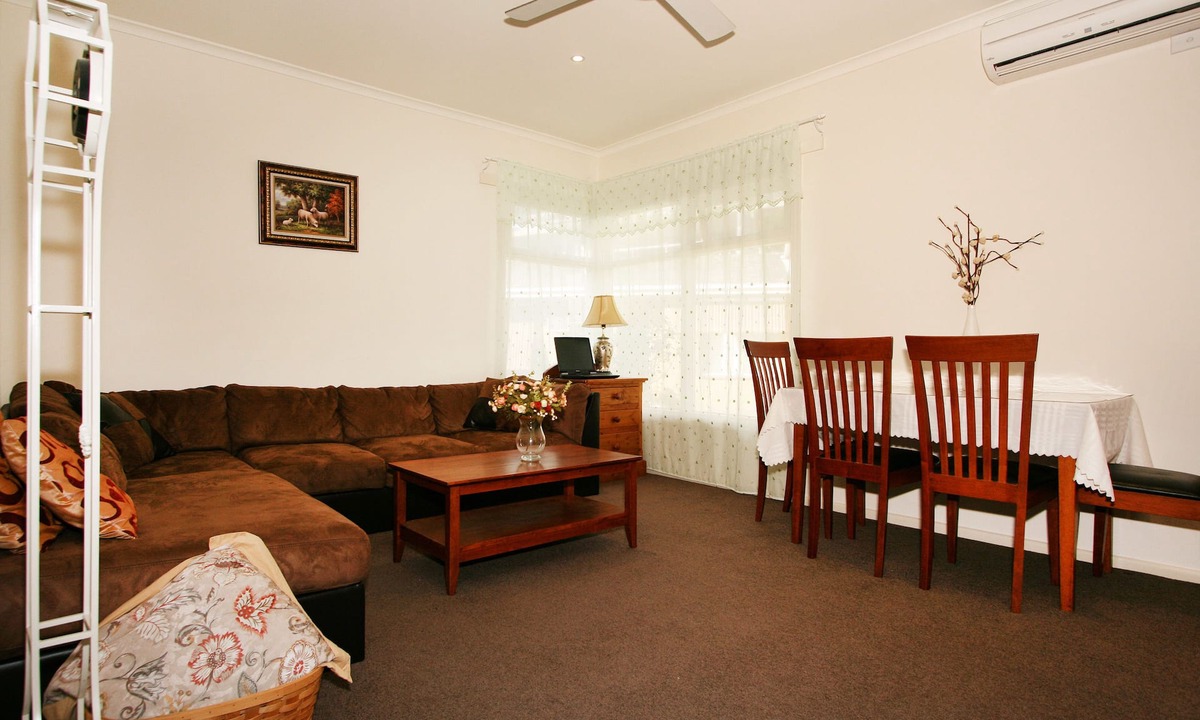 Hawthorn Apartment | Lisson Holiday Rental