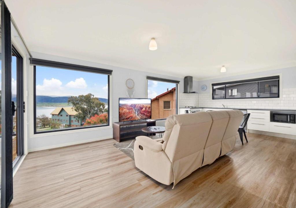 East Jindabyne House | Little Bivvy