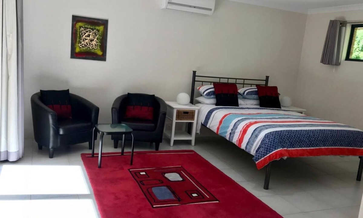 Bovell Bed & Breakfast | Little Shangri-La