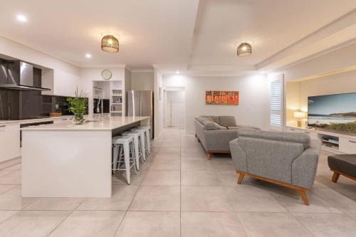 Elizabeth Beach House | Lizzie Bliss