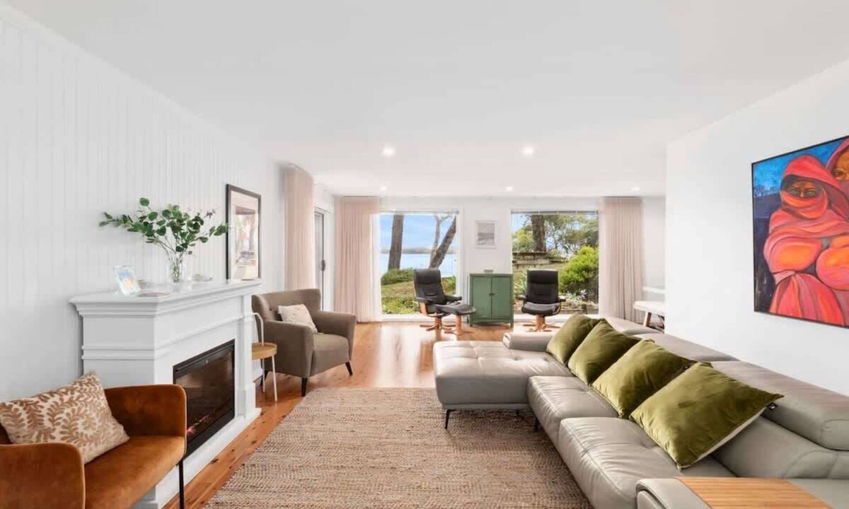 Long Beach House | Long Beach Hideaway | Clifftop Views & Beach