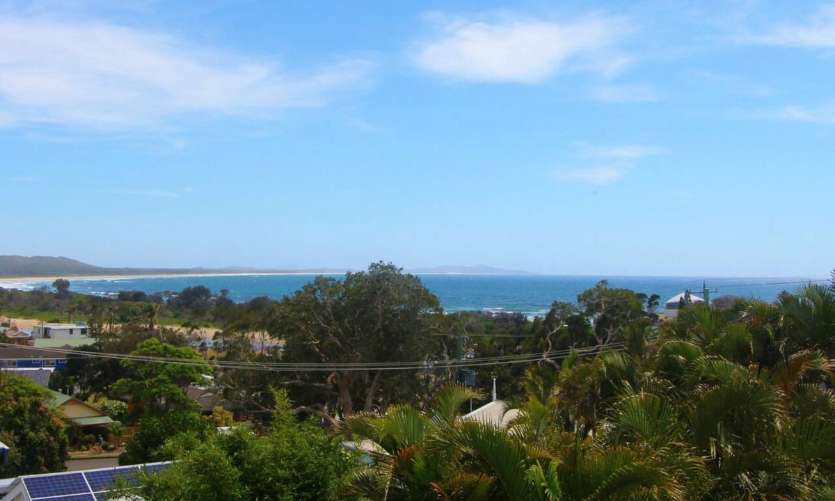 Crescent Head House | Lorikeet Retreat, 11 Hodgson Street