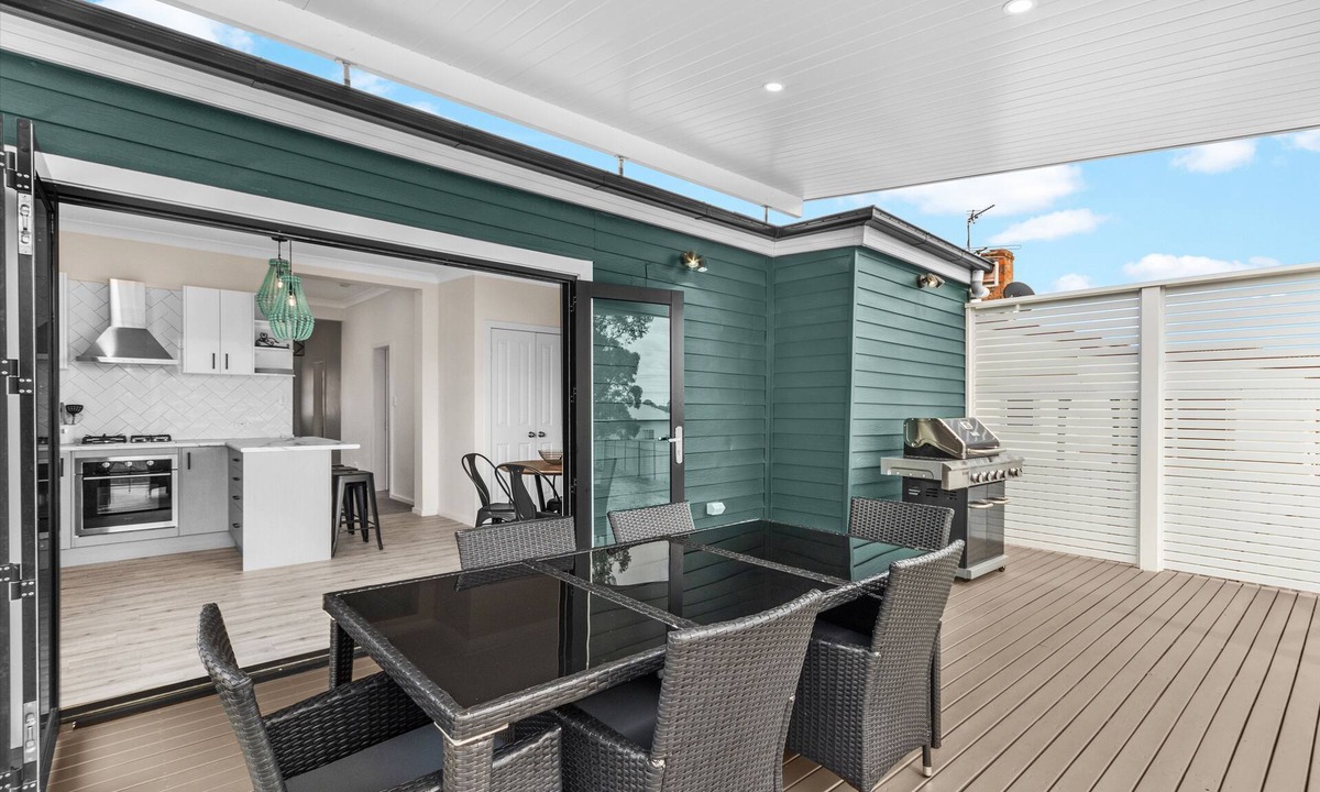 Cessnock House | Love Street Charm - Cosy Cottage in Hunter Valley. 10mins to Wineries & Concerts