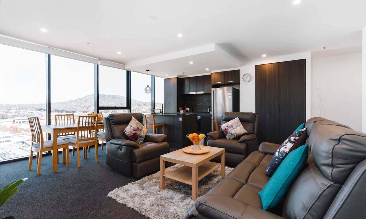 Phillip Apartment | Lovely Sunny 2-bedroom Apartment with Pool and Gym
