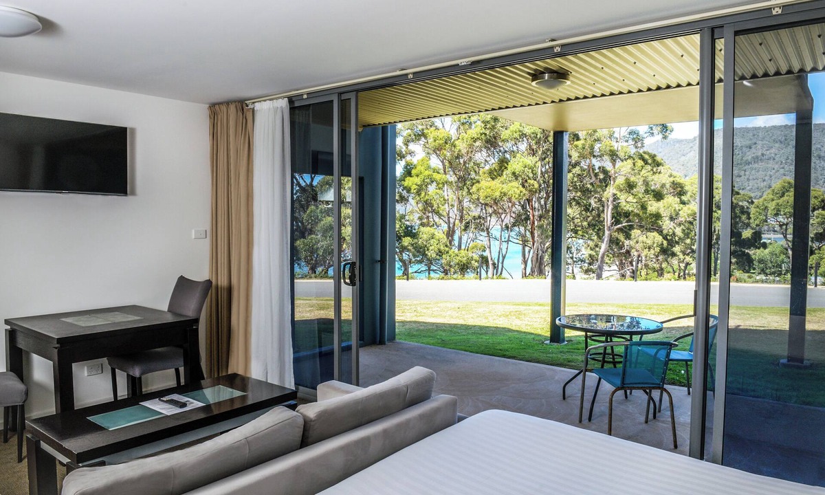 Eaglehawk Neck Hotel | Lufra Beachside Hotel