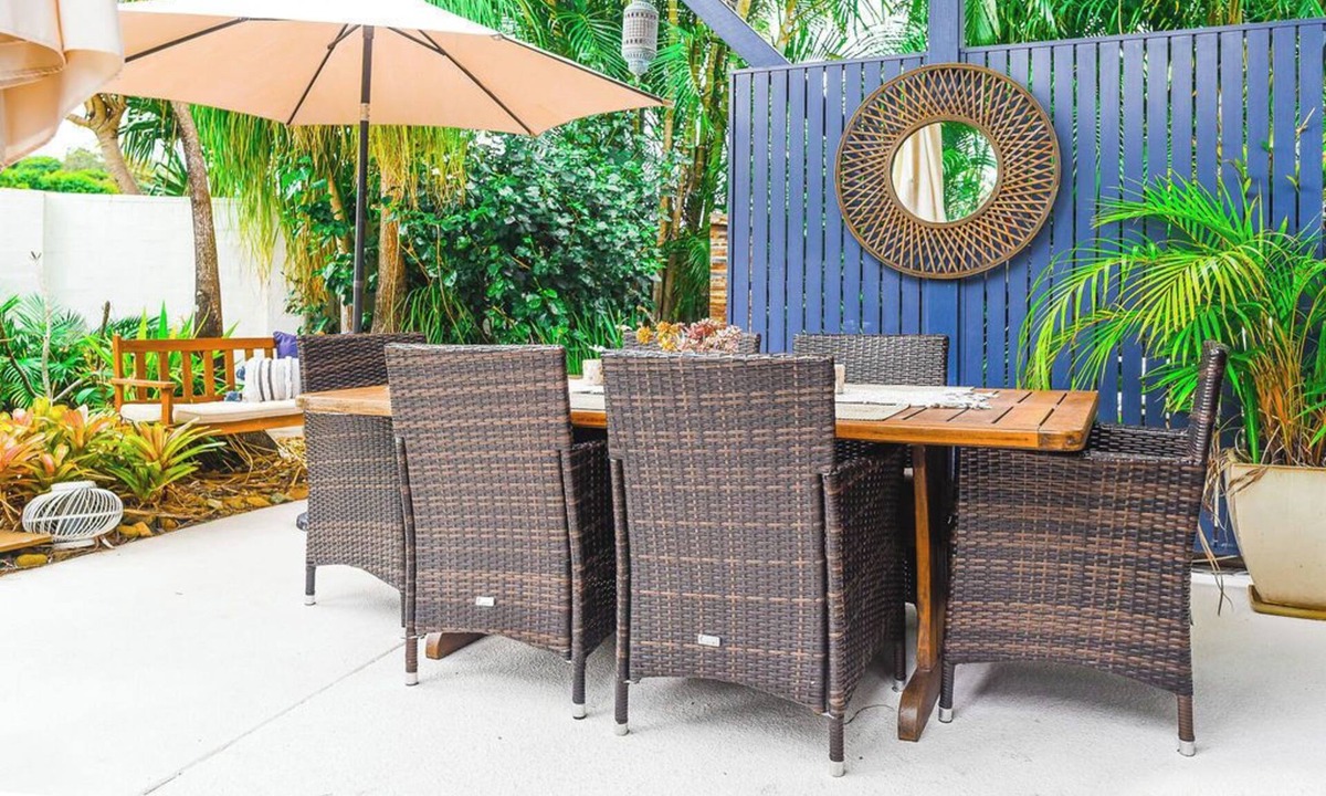 North Creek House | Lush Oasis in Downtown Lennox