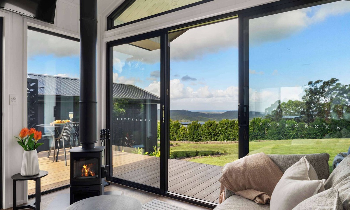 Ninderry Villa | Luxe Villa - Ocean Views, 20mins to Coolum Beach