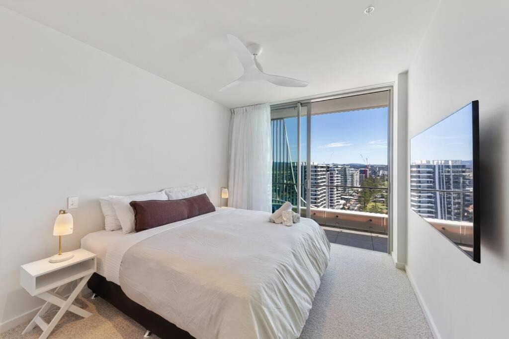 Coolangatta Apartment | Luxurious 2BR 2BA Oceanfront Apartment Kirra