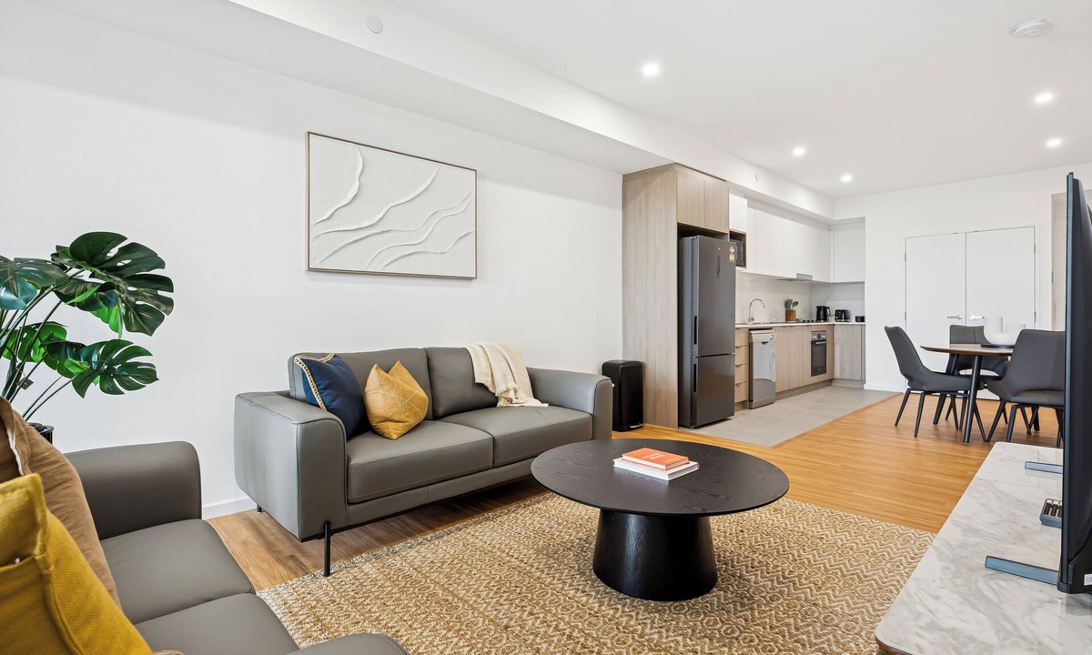 Cannington Apartment | Luxury 2 Bedroom Walk to Transport and Shopping