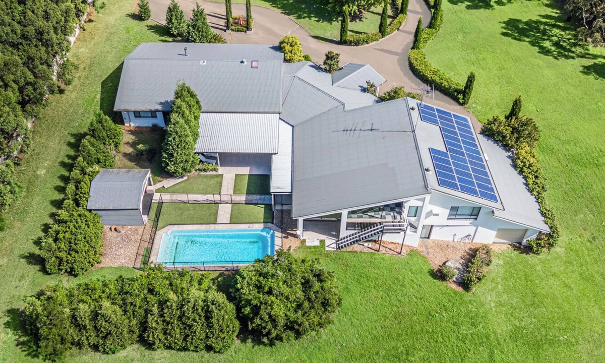 Kenthurst House | Luxury 5-Acre Kenthurst Estate | Hills District | Pool, Cinema, Sleeps 10–12