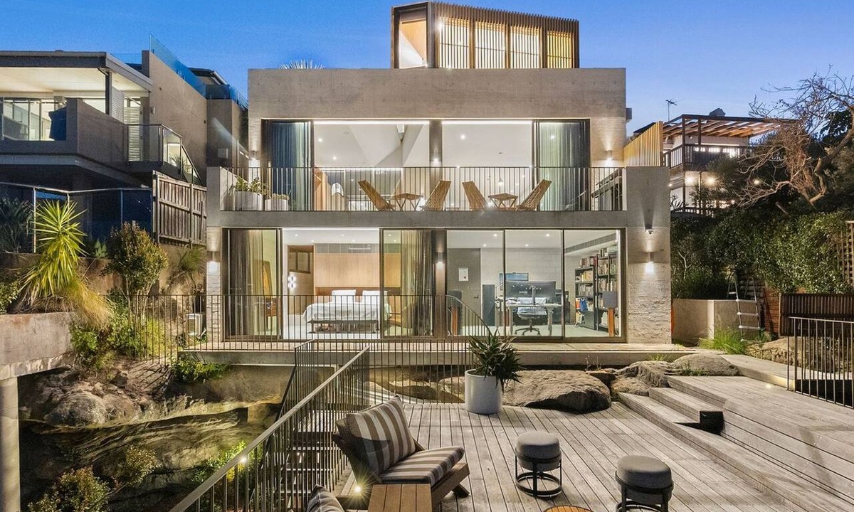Queenscliff House | Luxury 5 Bed House with Ocean Views near Manly