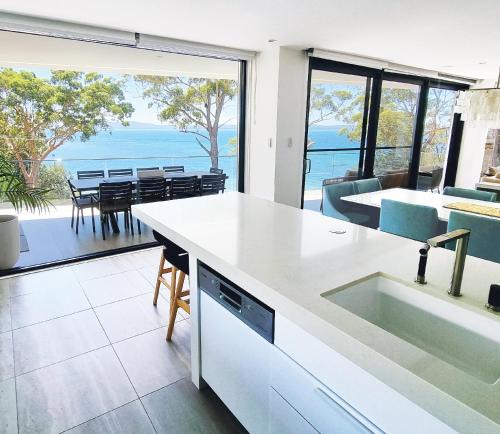 Nelson Bay House | Luxury Couples Escape - Vue One