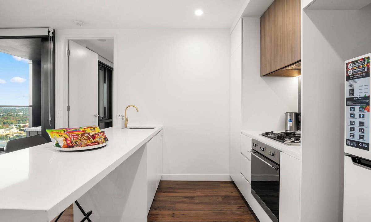 Box Hill Apartment | Luxury & Cozy Box Hill living | Shared Pool & Gym