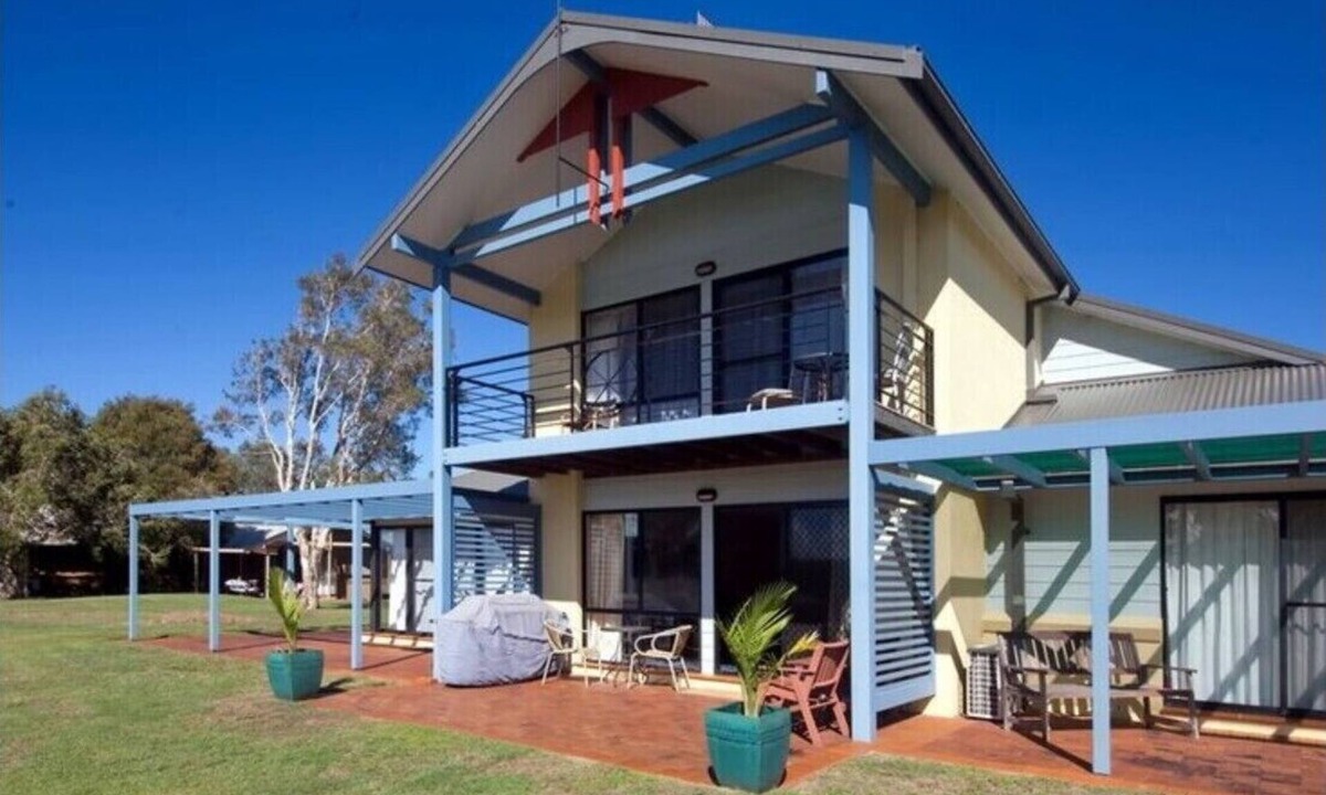 Salamander Bay Apartment | Luxury Golf Course Townhouse, direct golf course frontage-FREE NIGHTS