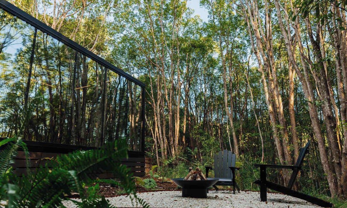 Possum Creek Apartment | Luxury Mirror Home in Byron Bay Hinterland