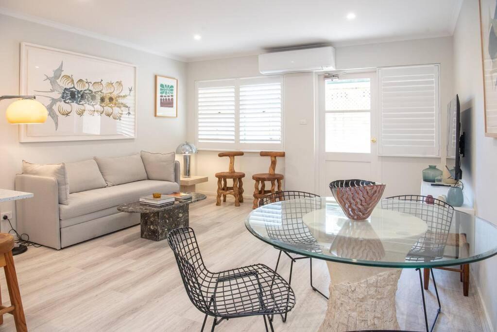 Reid Apartment | Luxury modern CBD ground floor apartment.