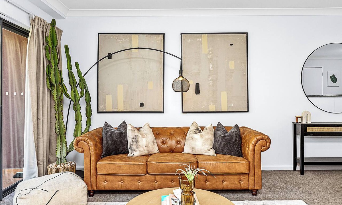 Perth Central Business District Apartment | Luxury Perth Getaway: Modern Design