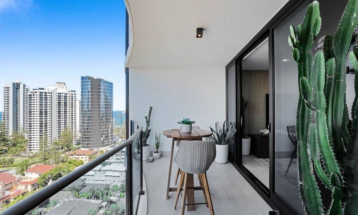 Broadbeach Apartment | Lv 14 Stunning 2 Brm Apt with Skyline Views