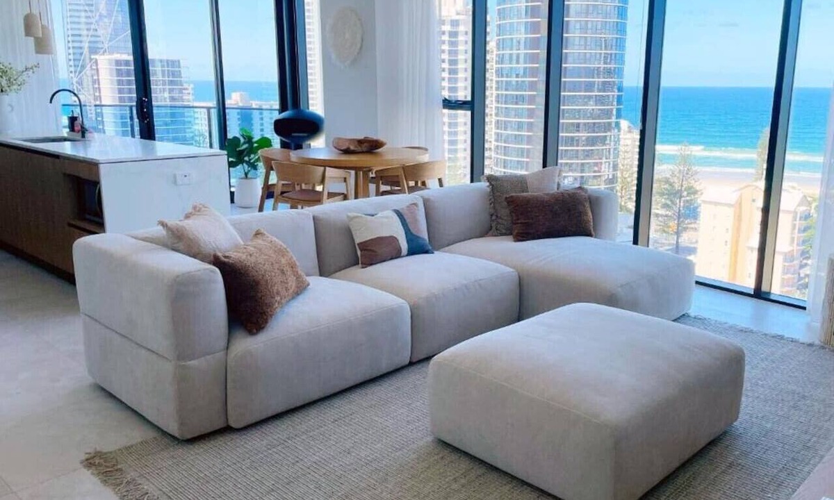 Broadbeach Apartment | Lvl 15 Luxury 2 Bedroom APT with Beach Views