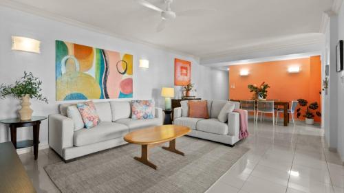 Cairns North Apartment | Lyra Lakes Resort Escape with Pool BBQ and Tennis Court